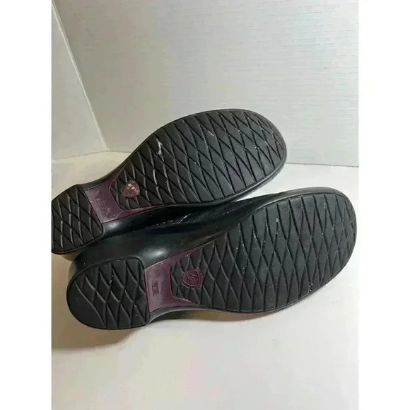 Ariat womens shoes size 10B  - Picture 3 of 5